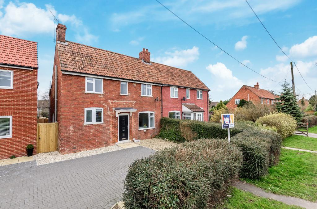 Chippenham Road, Lyneham, Chippenham... 3 bed semidetached house £
