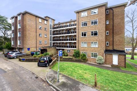37 Radcliffe Gardens, Carshalton, SM5 4PG
