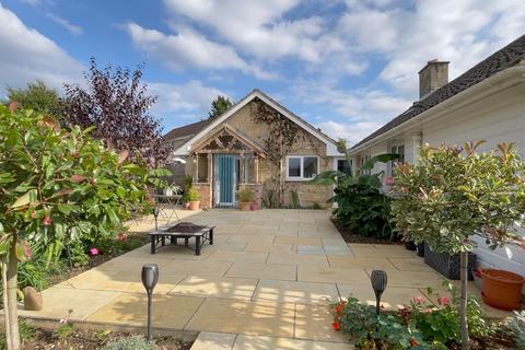 4 bedroom bungalow for sale - Kelfield, Preston, Cirencester