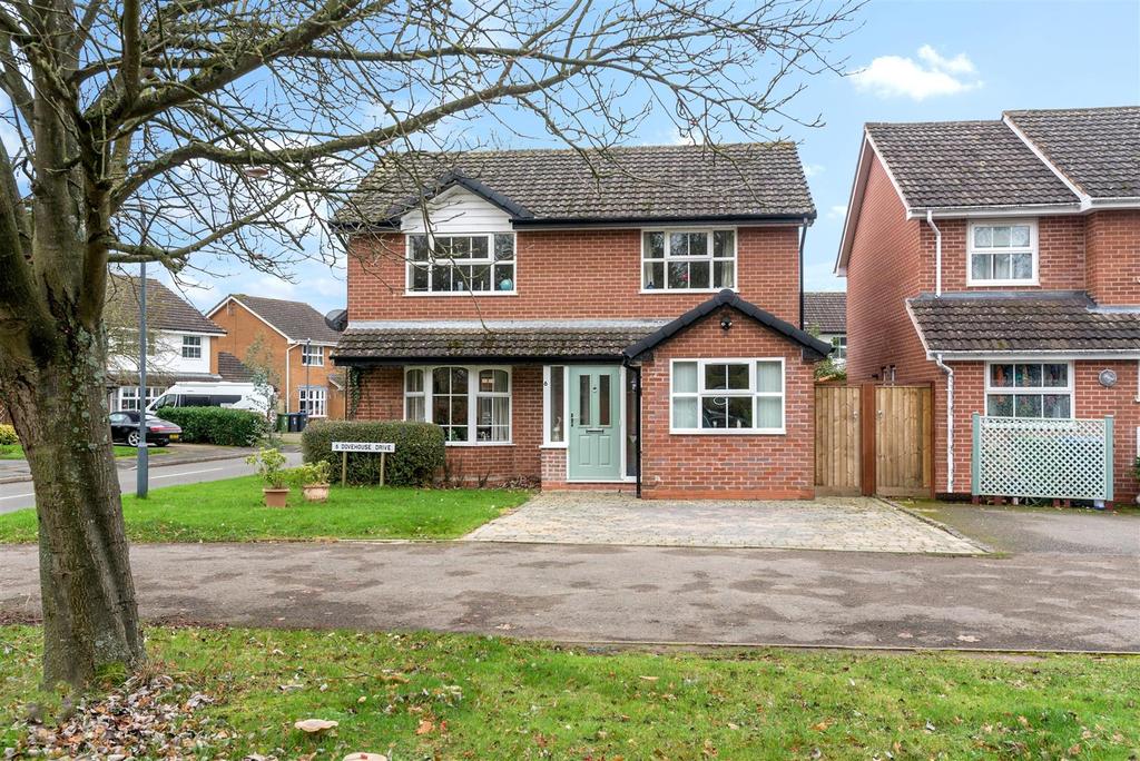 Dovehouse Drive, Wellesbourne 4 bed detached house £360,000