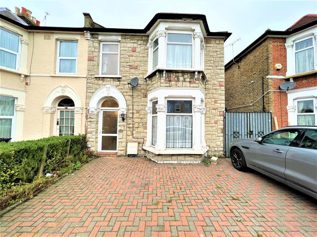 Cambridge Road, Seven Kings IG3 5 bed semidetached house £2,000 pcm