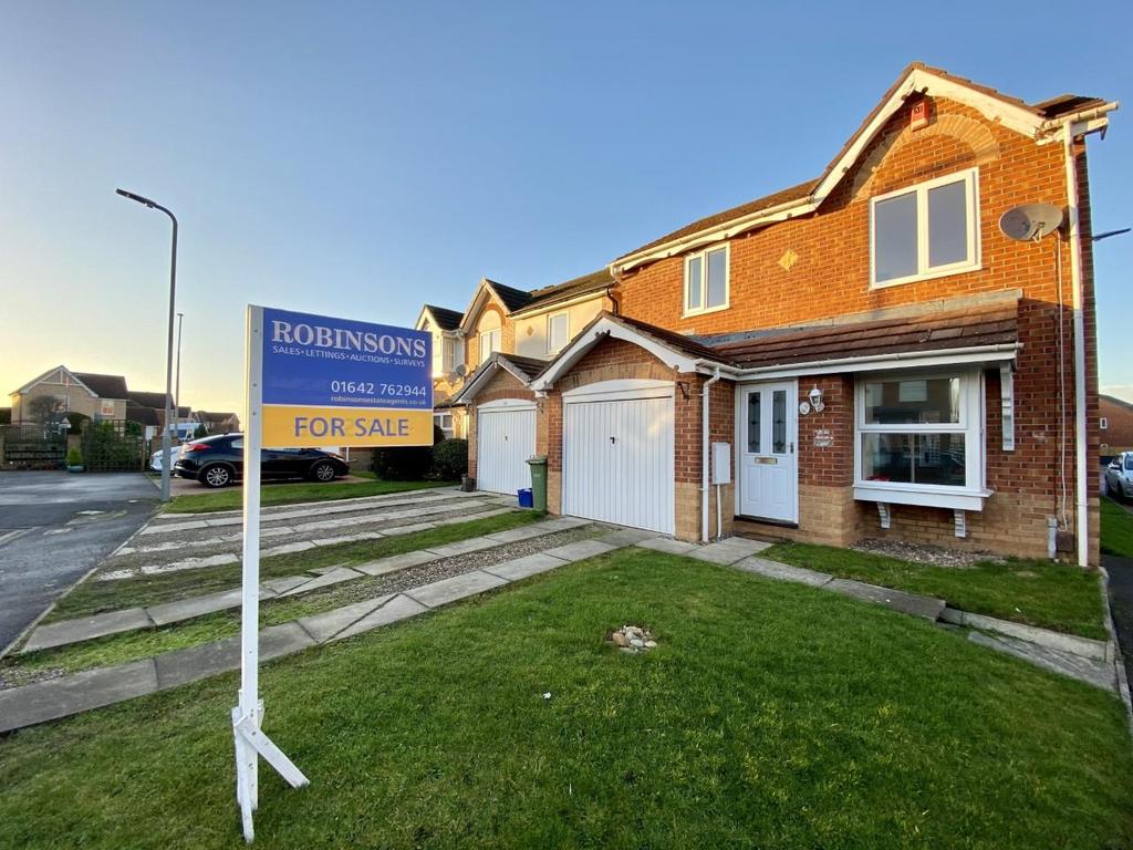 Cennon Grove Ingleby Barwick Stockton On Tees 3 bed detached house £