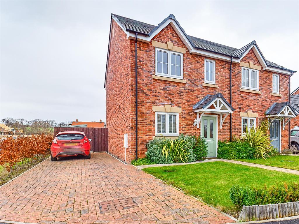 Cornfield Close, Welland, Malvern 2 bed semidetached house £270,000