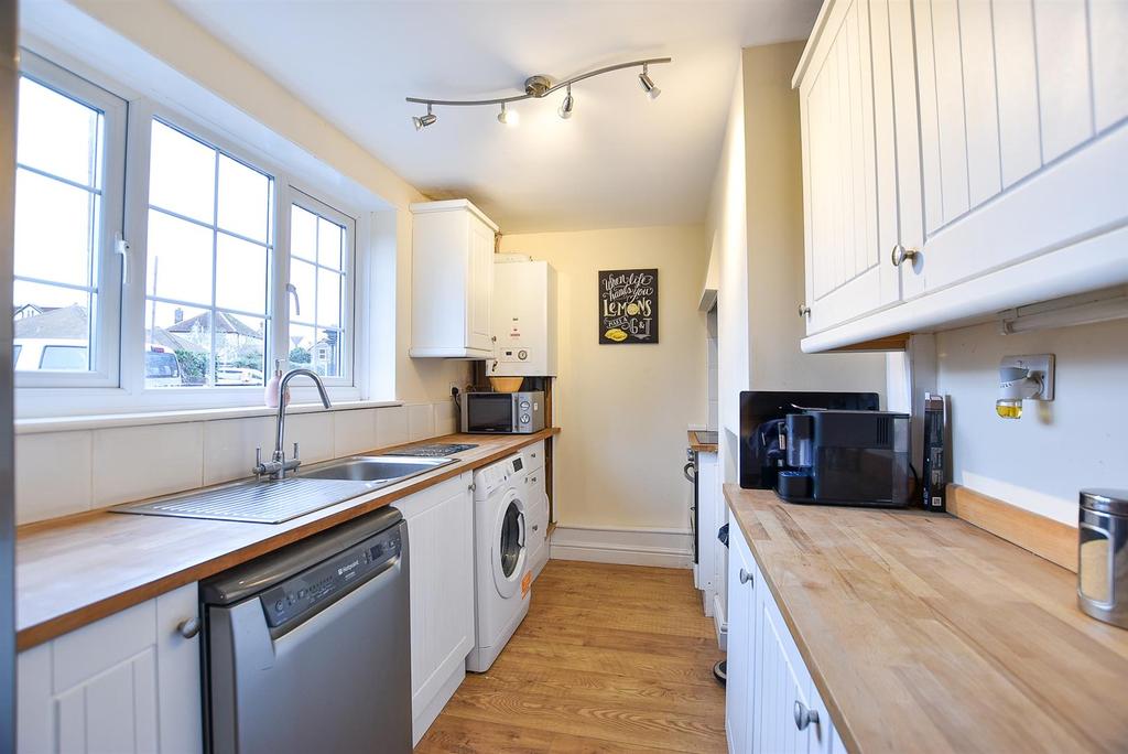 Mackenders Close, Eccles 3 bed terraced house £365,000