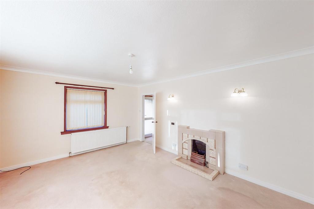 Braeside Gardens, Perth 3 bed semidetached house £195,000