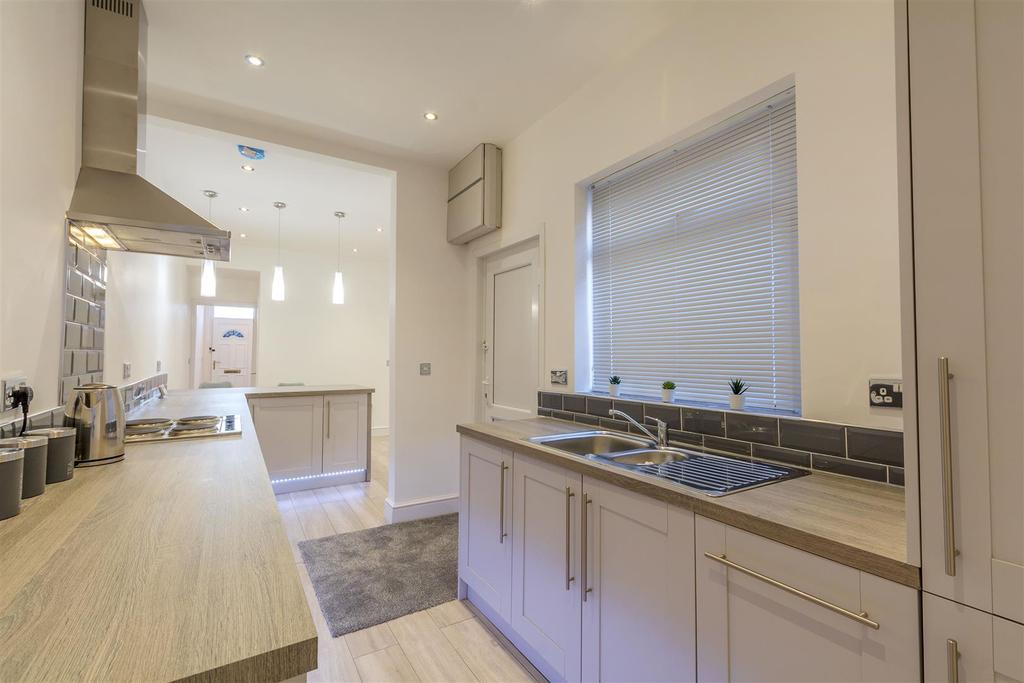 Lawrence Street, Long Eaton 3 bed semidetached house £220,000