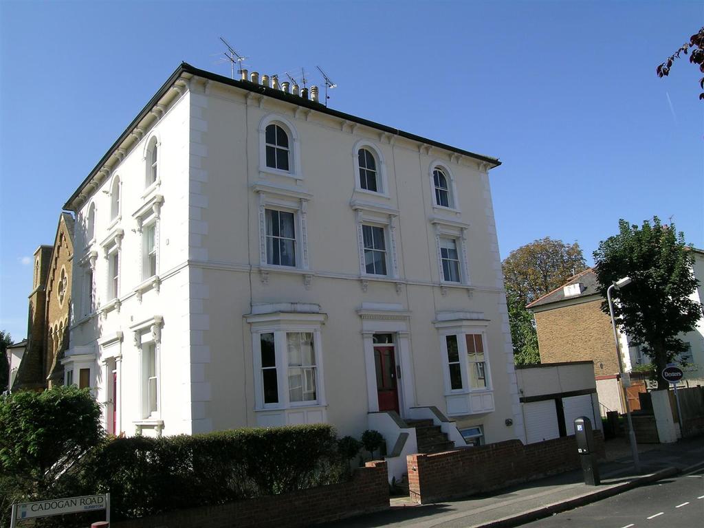 Cadogan Road, Surbiton 1 bed flat £1,300 pcm (£300 pw)