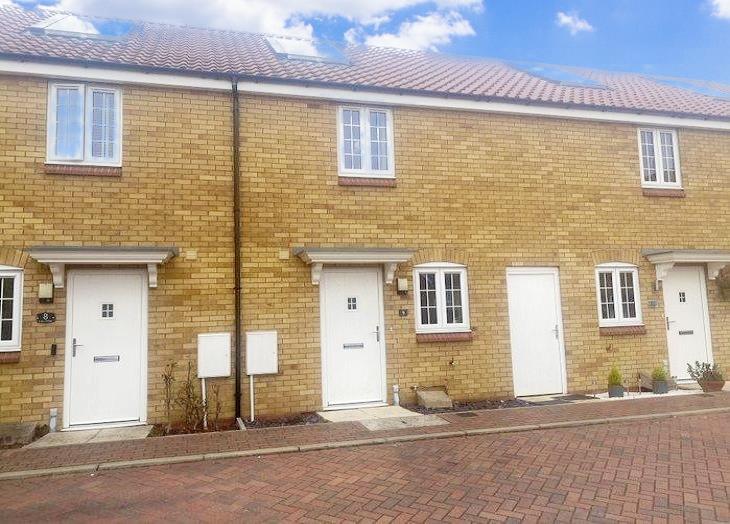 Lily Close, Burton Latimer... 2 bed terraced house £197,000