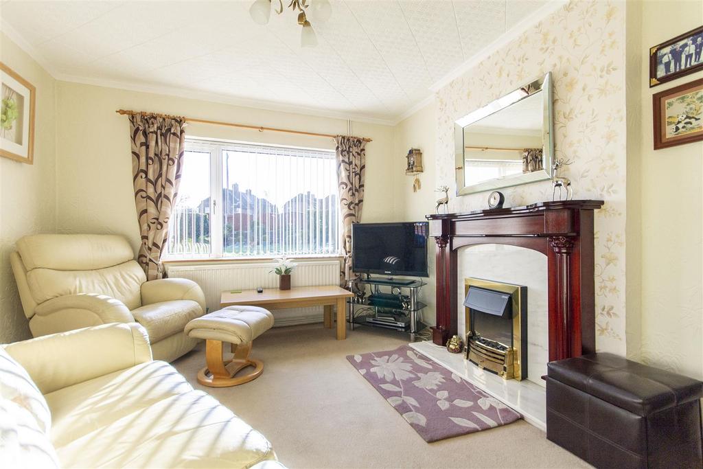 Keswick Drive, Newbold, Chesterfield 3 bed semidetached house £195,000