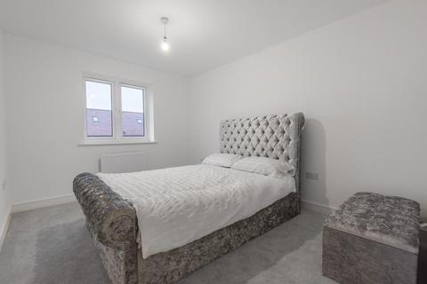3 bedroom semi-detached house to rent - Skinner Drive,  Wokingham,  RG41