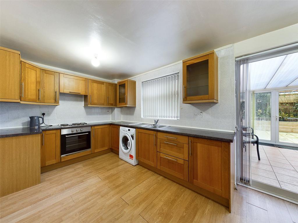 Kempton Grove, Cheltenham... 3 bed end of terrace house £260,000