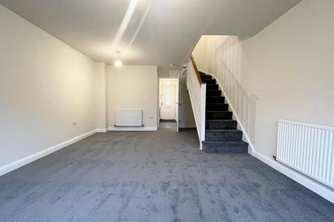 2 bedroom terraced house to rent, Stephens Road, Overstone Farm