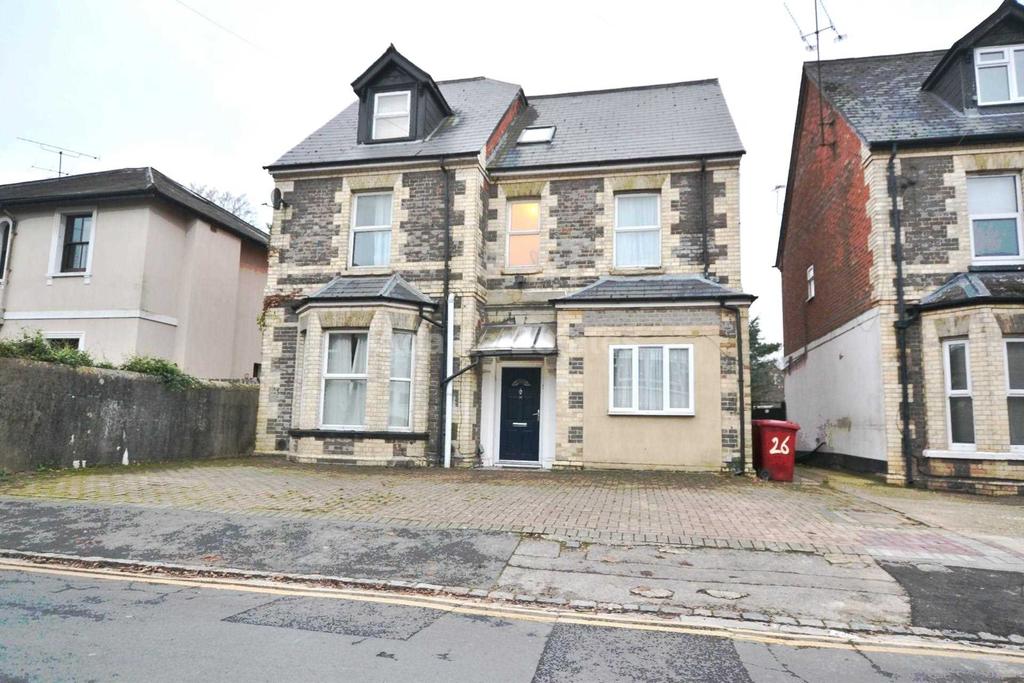 Bulmershe Road, Reading 10 bed detached house £4,500 pcm (£1,038 pw)