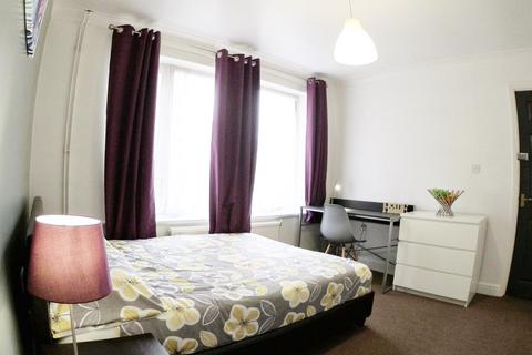 5 bedroom house share to rent, Student Accommodation, 10 Staunton Court, Lincoln, Lincolnshire, LN1 1TN, United Kingdom