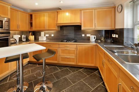 3 Armstrong Road, Englefield Green, Egham, TW20 0RW