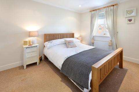3 Armstrong Road, Englefield Green, Egham, TW20 0RW