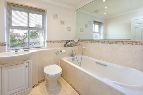 3 Armstrong Road, Englefield Green, Egham, TW20 0RW