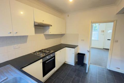 2 bedroom terraced house to rent, Chelmsford Road, Nottingham