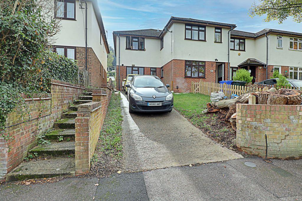 Eaton Place, Eaton Avenue, HIGH... 2 bed terraced house £950 pcm (£