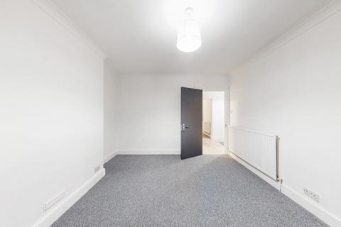 2 bedroom flat to rent, Grange Park,Ealing,W5