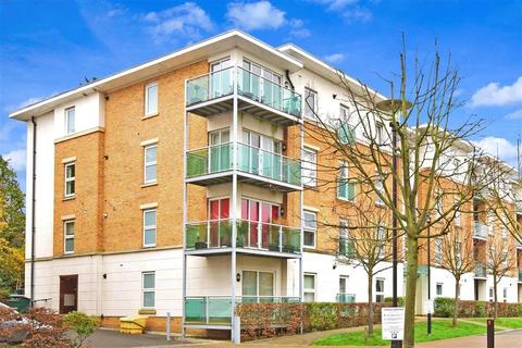 1 bedroom flat for sale - Highbury Drive, Leatherhead, Surrey