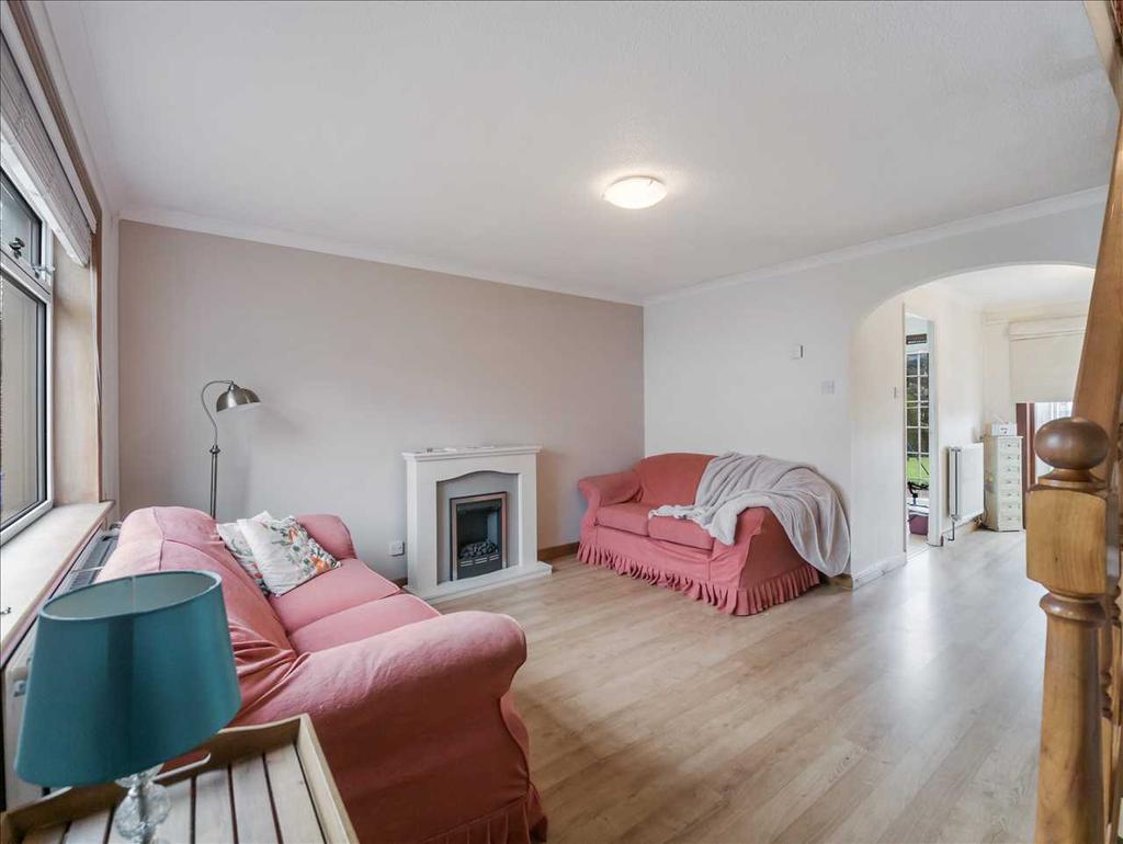 Leven Way, Mossneuk, EAST KILBRIDE 3 bed semidetached house £140,000