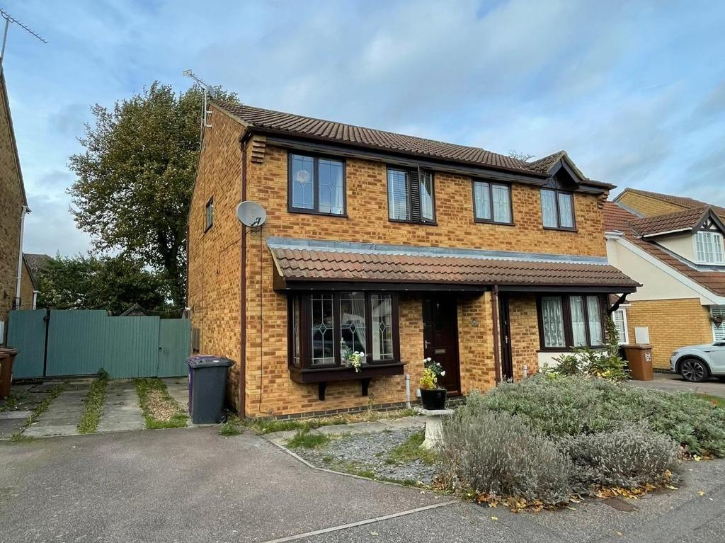 Symonds Road, Hitchin, SG5 3 bed semidetached house £1,400 pcm (£323 pw)