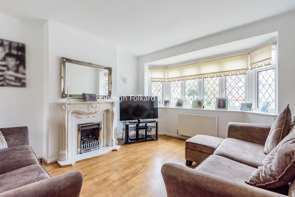 Hayes Chase, West Wickham 5 bed semidetached house £890,000