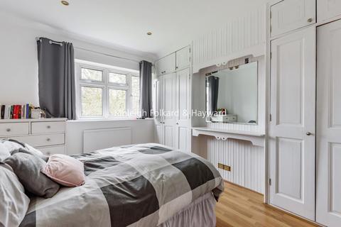 153 Hayes Chase, West Wickham, BR4 0JD