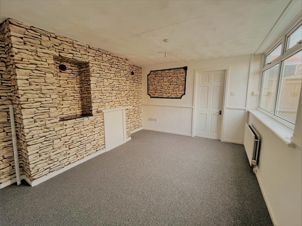 Bruce Place, Peterlee, SR8 5JR 3 bed semidetached house £465 pcm (£