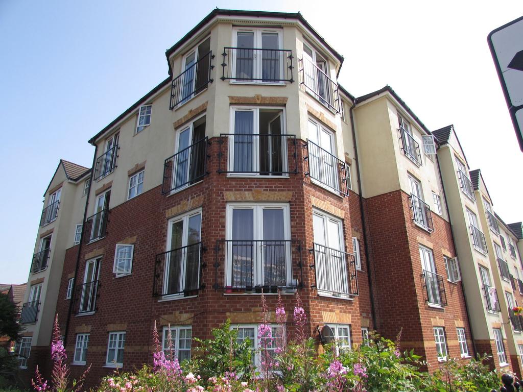 Flat 14 2, Actonville Avenue... 2 bed apartment £825 pcm (£190 pw)