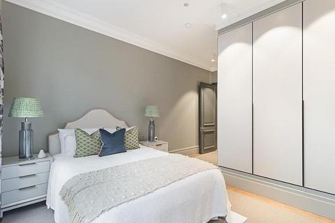 2 bedroom flat for sale, Sutherland House, Marloes Road, London, W8