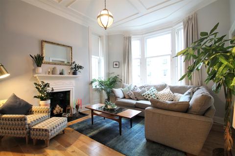 105 Clarence Drive, Glasgow, G12 9RW