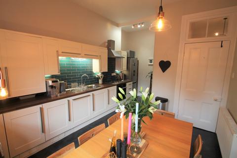 105 Clarence Drive, Glasgow, G12 9RW