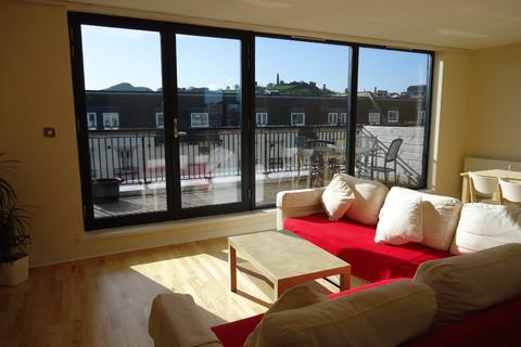 3 bedroom penthouse to rent, Hopetoun Street, Broughton, Edinburgh, EH7