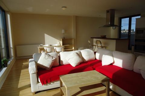 3 bedroom penthouse to rent, Hopetoun Street, Broughton, Edinburgh, EH7