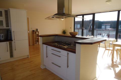 3 bedroom penthouse to rent, Hopetoun Street, Broughton, Edinburgh, EH7