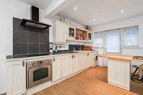 4 Glenartney, Houston, Johnstone, PA6 7EQ