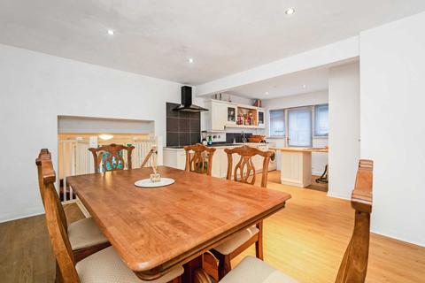 4 Glenartney, Houston, Johnstone, PA6 7EQ