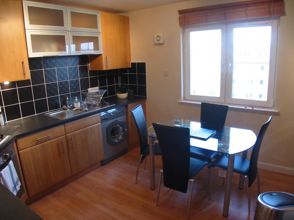 Bothwell Road, City Centre, Aberdeen, AB24 4 bed flat £1,200 pcm (£
