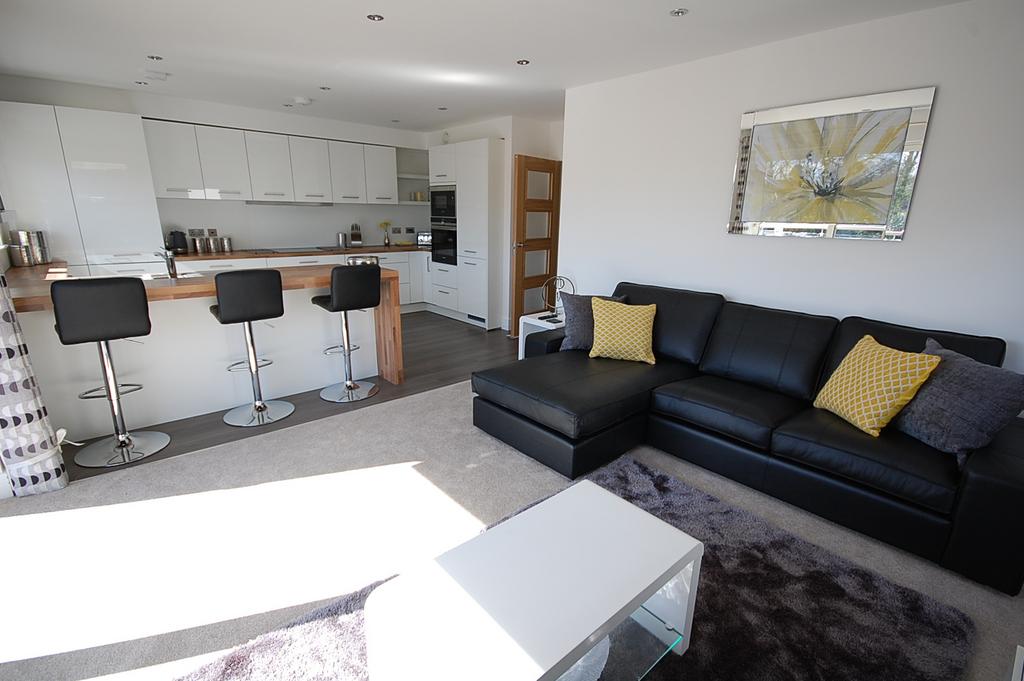 Lounge - Kitchen 2
