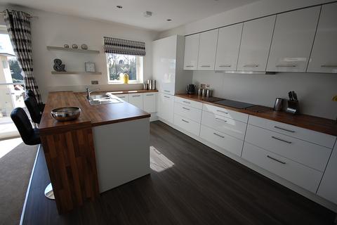 2 bedroom flat to rent, May Baird Gardens, Cornhill, Aberdeen, AB25