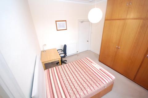 3 bedroom flat to rent, Bedford Place, City Centre, Aberdeen, Aberdeen, AB24