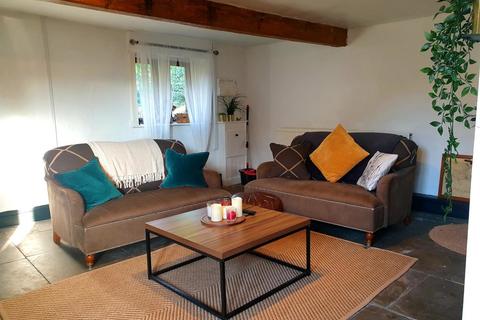2 Platt Lane, Dobcross, Oldham, OL3 5AD
