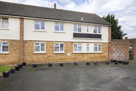 8 Dinas Close, Cheltenham, GL51 3EP