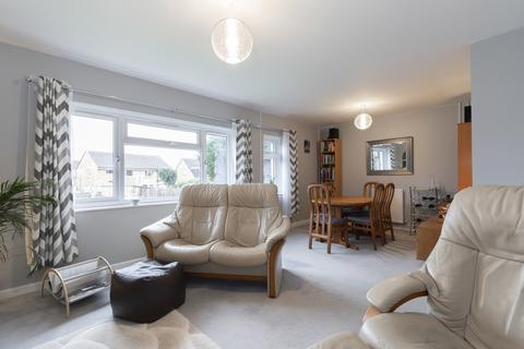 8 Dinas Close, Cheltenham, GL51 3EP