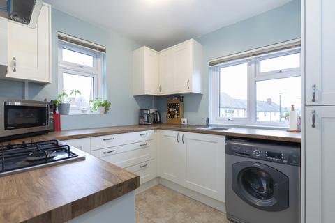 8 Dinas Close, Cheltenham, GL51 3EP