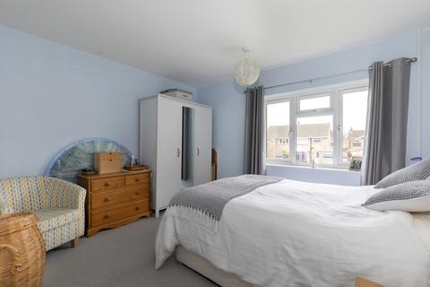 8 Dinas Close, Cheltenham, GL51 3EP