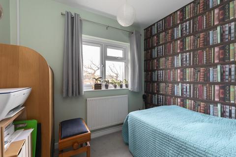 8 Dinas Close, Cheltenham, GL51 3EP