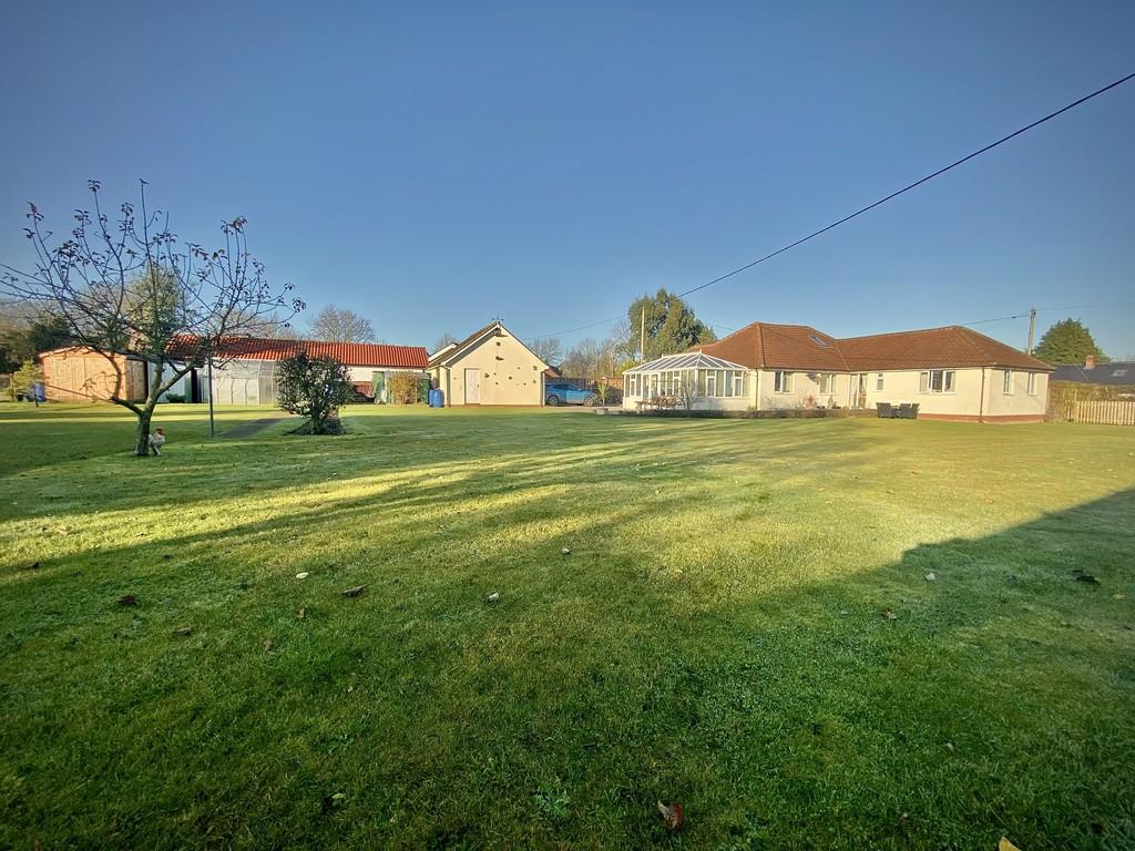 Rode Lane, Carleton Rode 4 bed detached bungalow £650,000